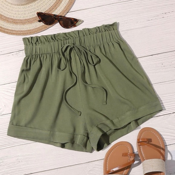 Front Tie Paper-bag Waist Shorts - Picture 2 of 7